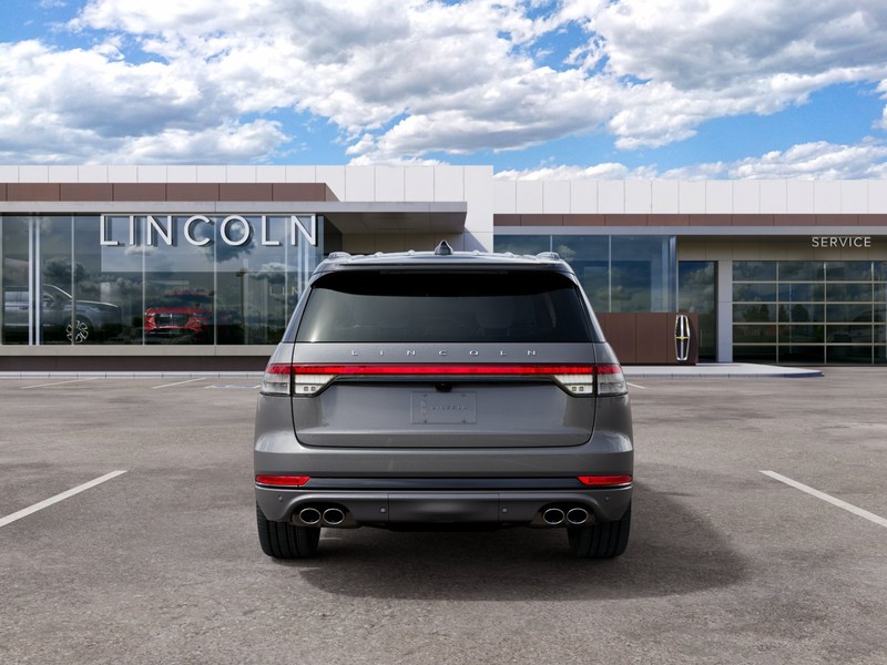 Lincoln Aviator Vehicle Full-screen Gallery Image 07
