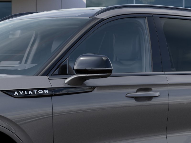 Lincoln Aviator Vehicle Full-screen Gallery Image 21