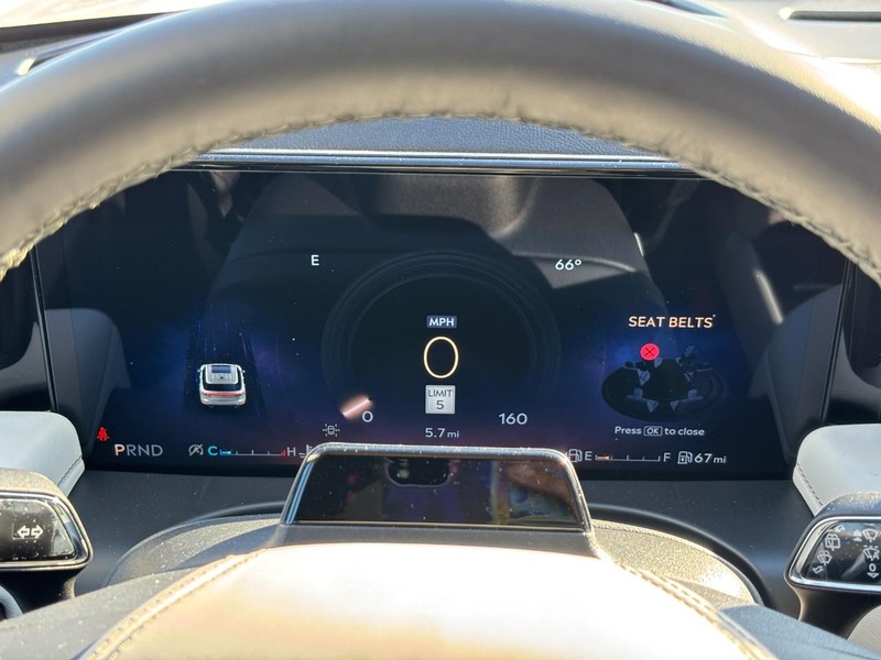 Lincoln Aviator Vehicle Full-screen Gallery Image 21