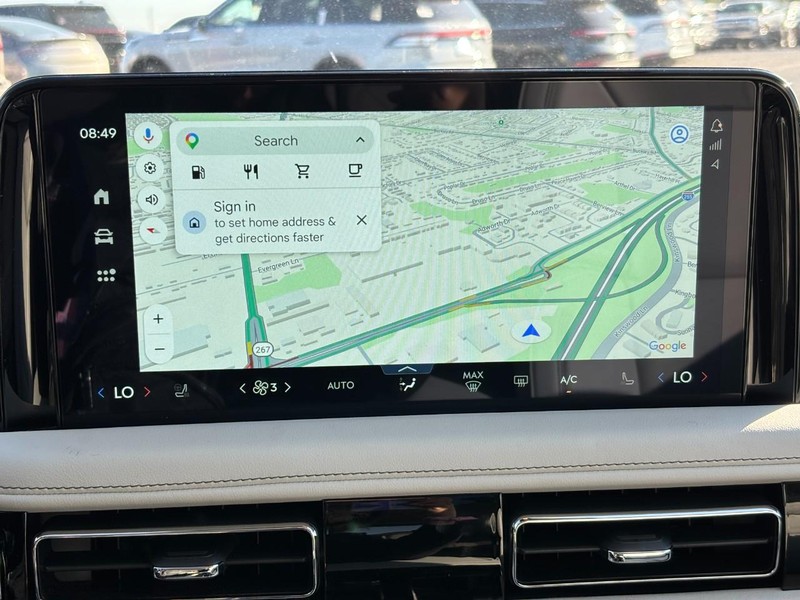Lincoln Aviator Vehicle Full-screen Gallery Image 22