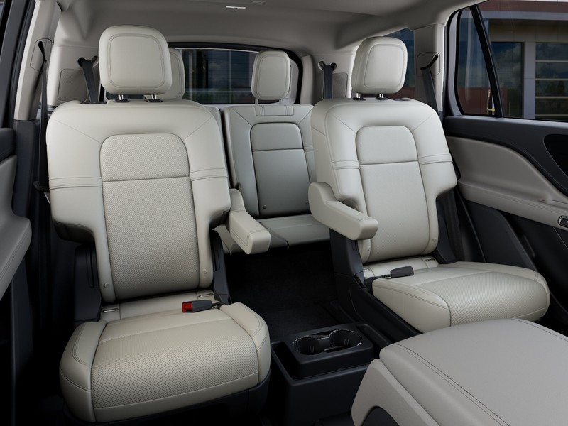 Lincoln Aviator Vehicle Full-screen Gallery Image 12