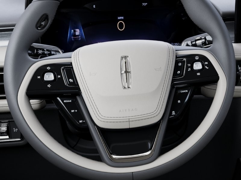 Lincoln Aviator Vehicle Full-screen Gallery Image 13