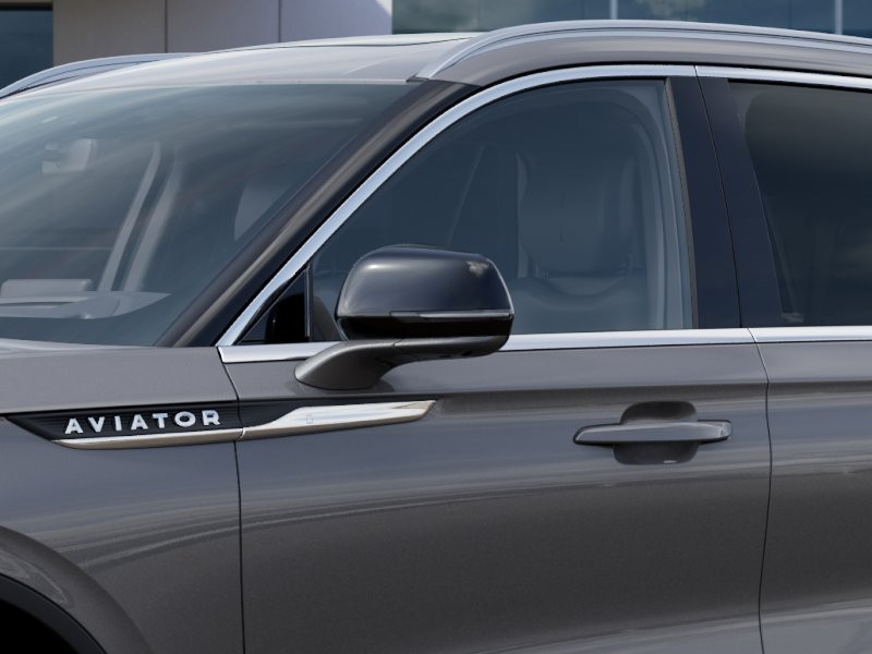 Lincoln Aviator Vehicle Full-screen Gallery Image 21
