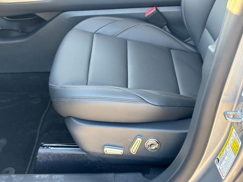 Lincoln Nautilus Vehicle Full-screen Gallery Image 14