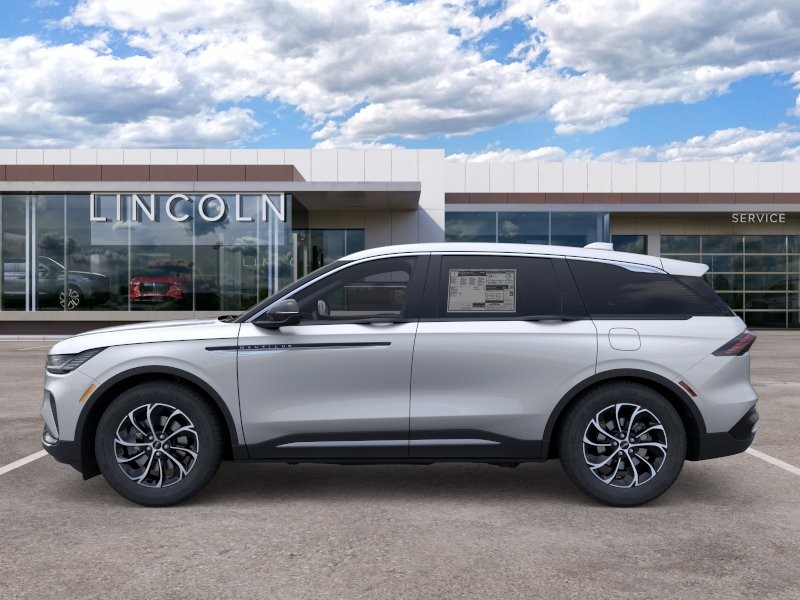 Lincoln Nautilus Vehicle Full-screen Gallery Image 03