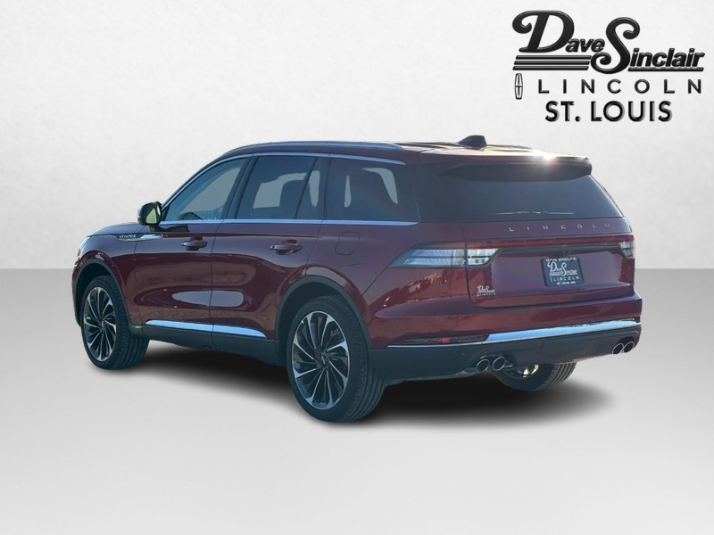 Lincoln Aviator Vehicle Full-screen Gallery Image 05