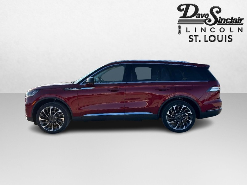 Lincoln Aviator Vehicle Full-screen Gallery Image 06
