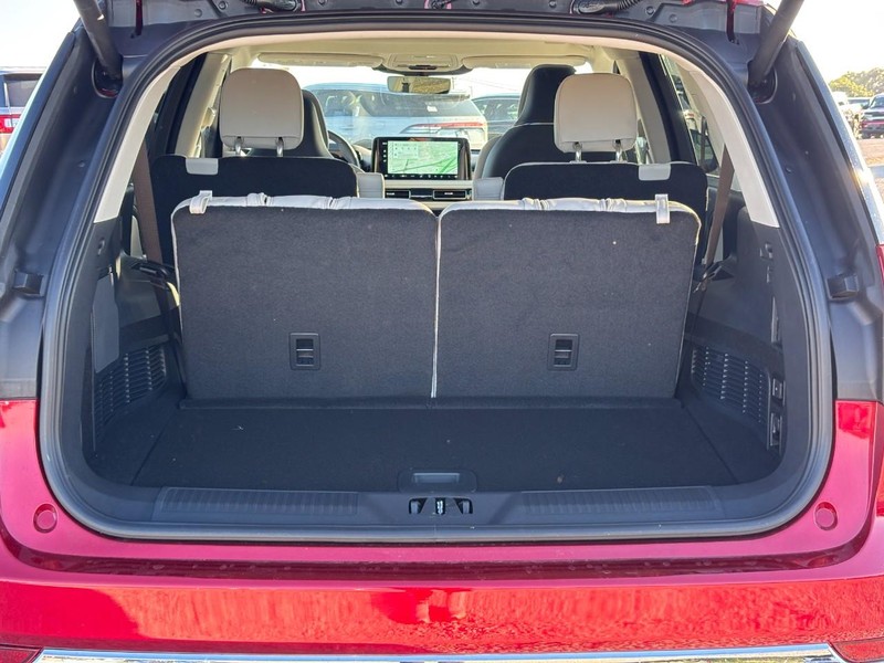 Lincoln Aviator Vehicle Full-screen Gallery Image 10
