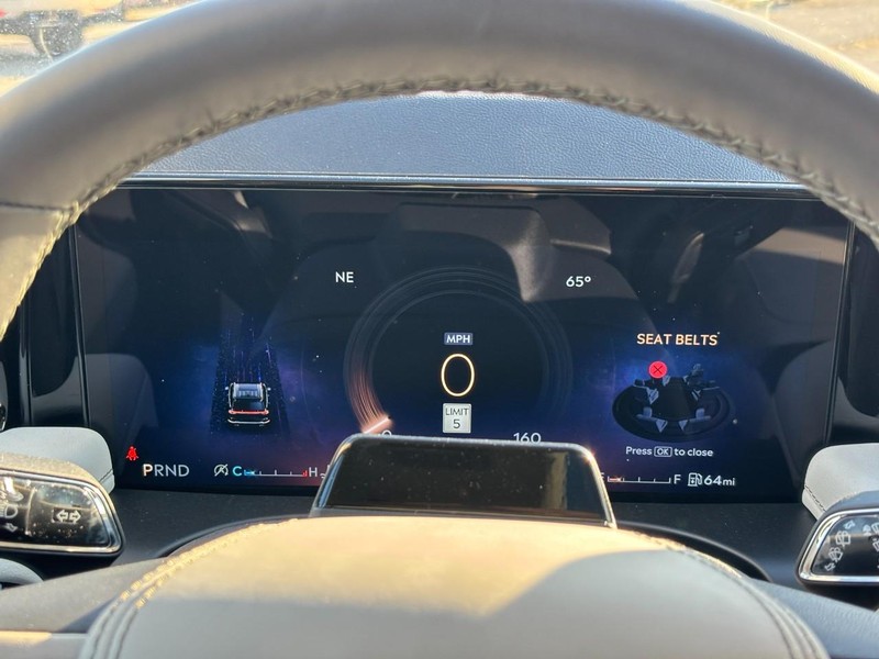 Lincoln Aviator Vehicle Full-screen Gallery Image 21