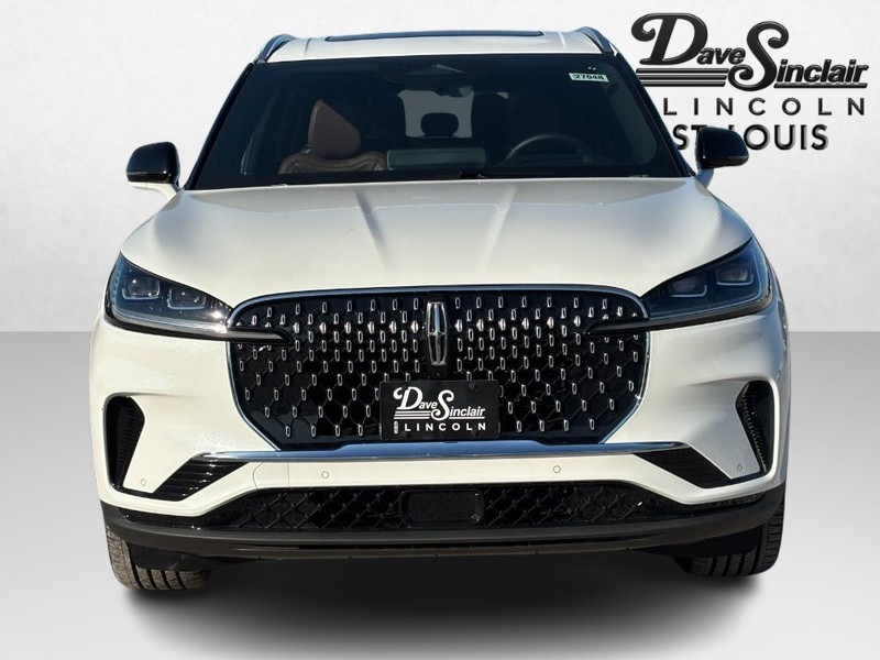 Lincoln Aviator Vehicle Full-screen Gallery Image 09