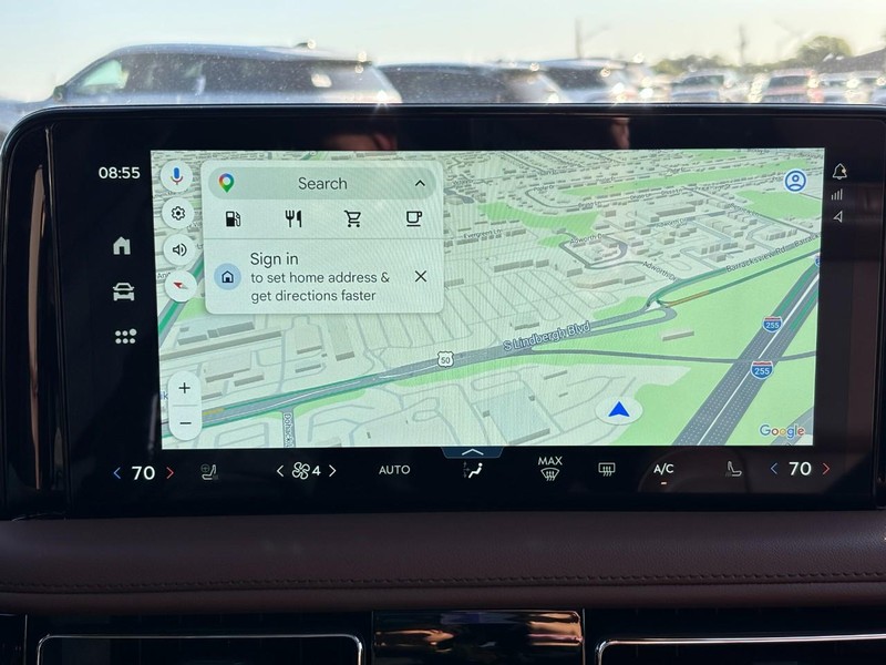 Lincoln Aviator Vehicle Full-screen Gallery Image 22