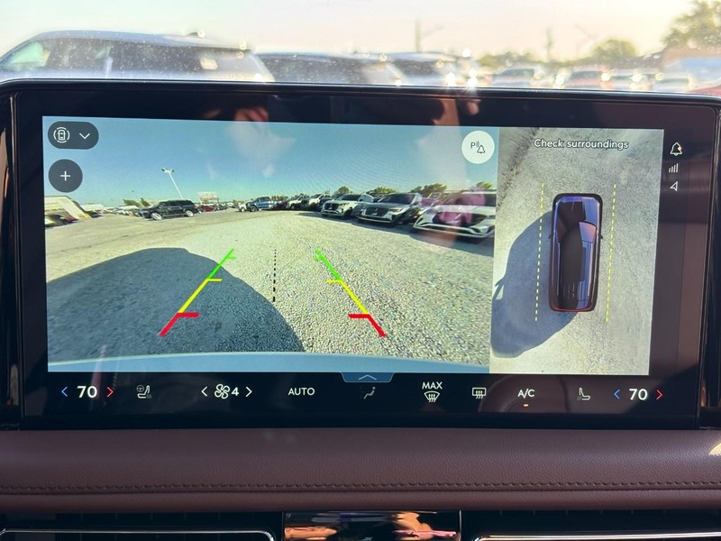 Lincoln Aviator Vehicle Full-screen Gallery Image 23