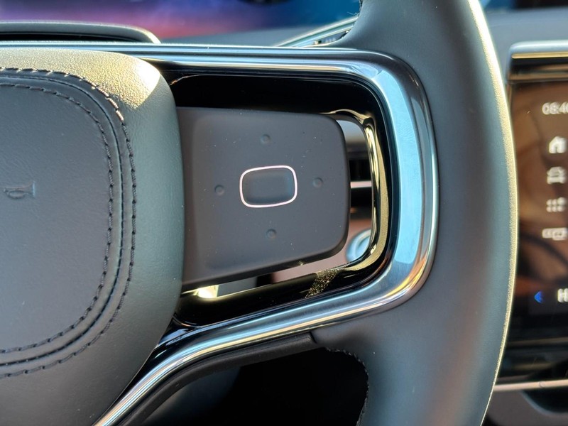 Lincoln Nautilus Vehicle Full-screen Gallery Image 19