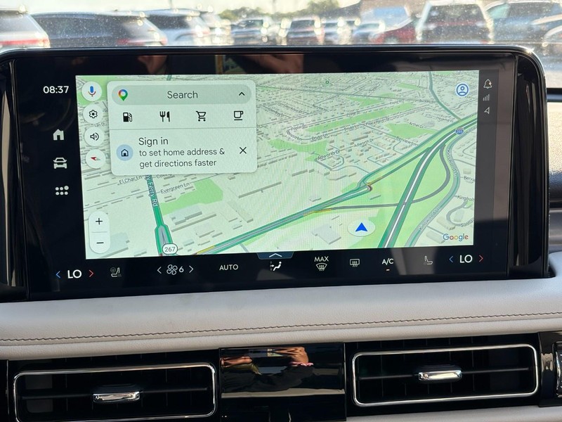 Lincoln Aviator Vehicle Full-screen Gallery Image 22