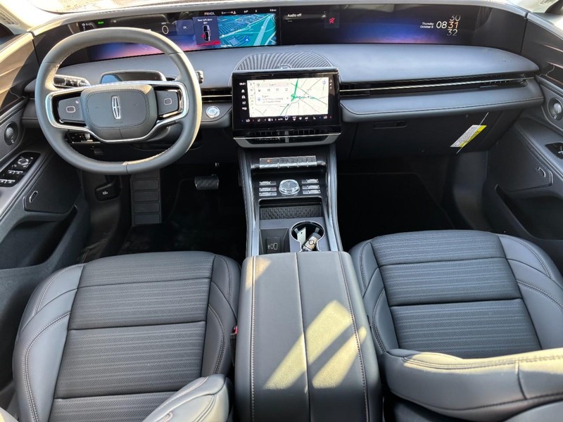 Lincoln Nautilus Vehicle Full-screen Gallery Image 14