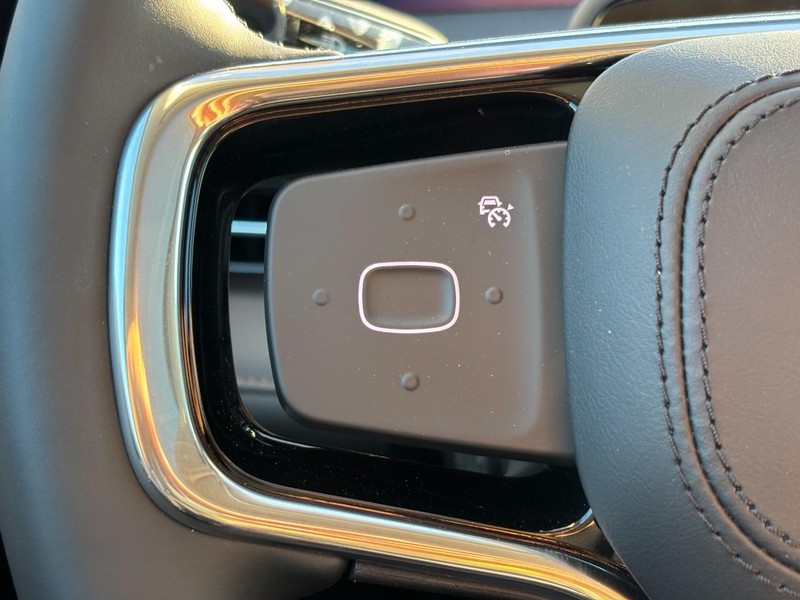 Lincoln Nautilus Vehicle Full-screen Gallery Image 18