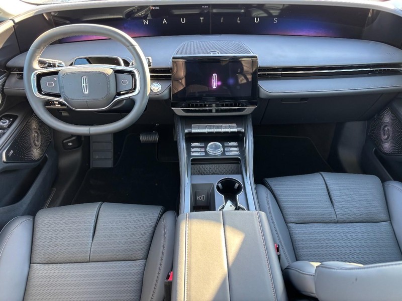 Lincoln Nautilus Vehicle Full-screen Gallery Image 14