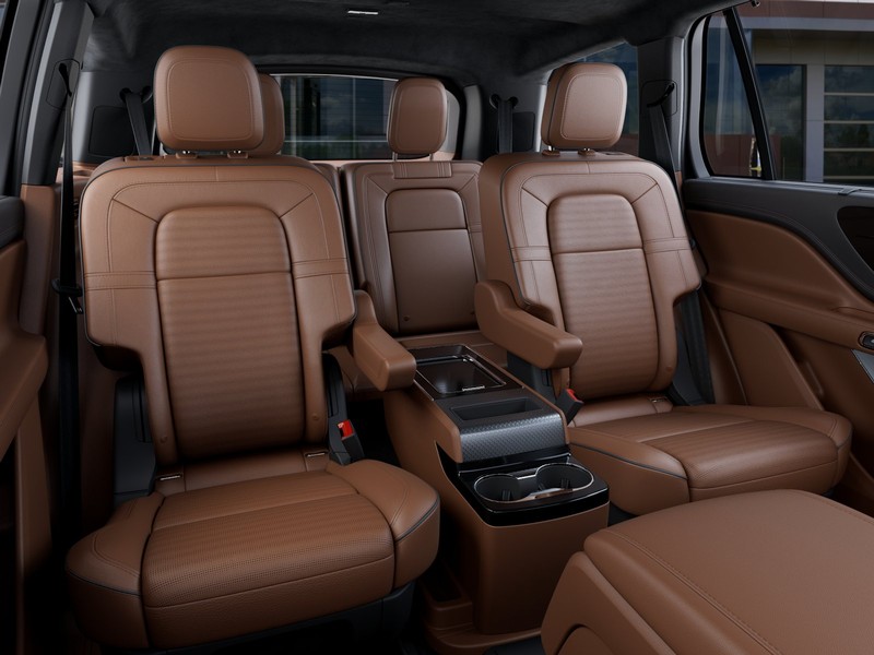 Lincoln Aviator Vehicle Full-screen Gallery Image 12