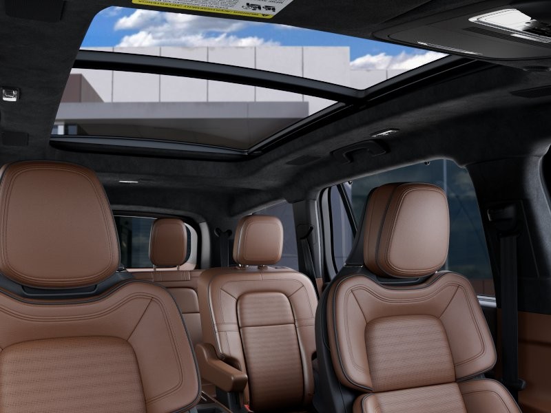 Lincoln Aviator Vehicle Full-screen Gallery Image 23