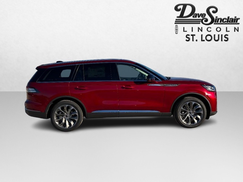 Lincoln Aviator Vehicle Full-screen Gallery Image 02