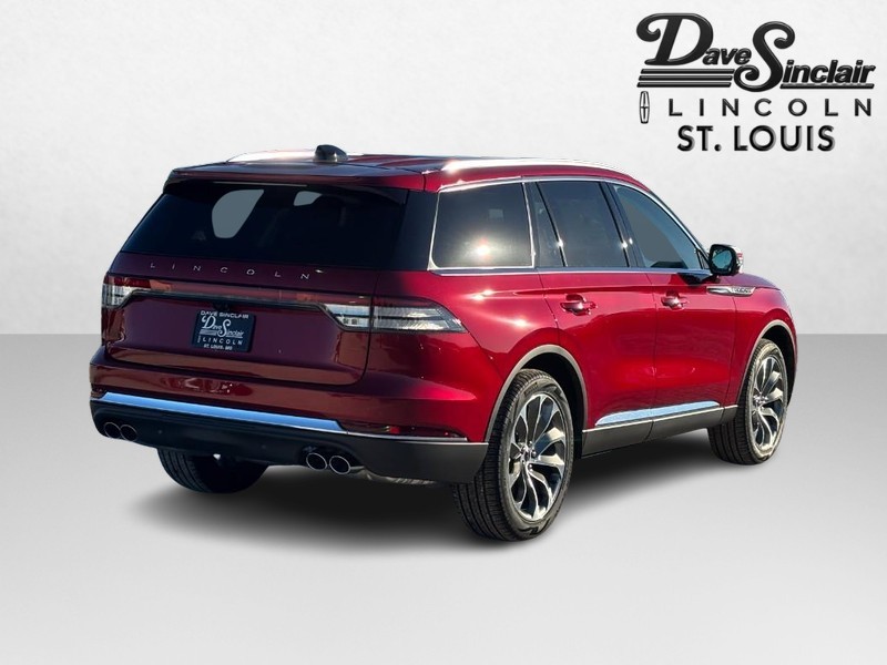 Lincoln Aviator Vehicle Full-screen Gallery Image 03