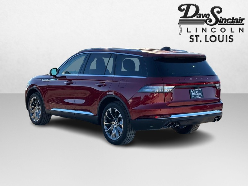 Lincoln Aviator Vehicle Full-screen Gallery Image 05