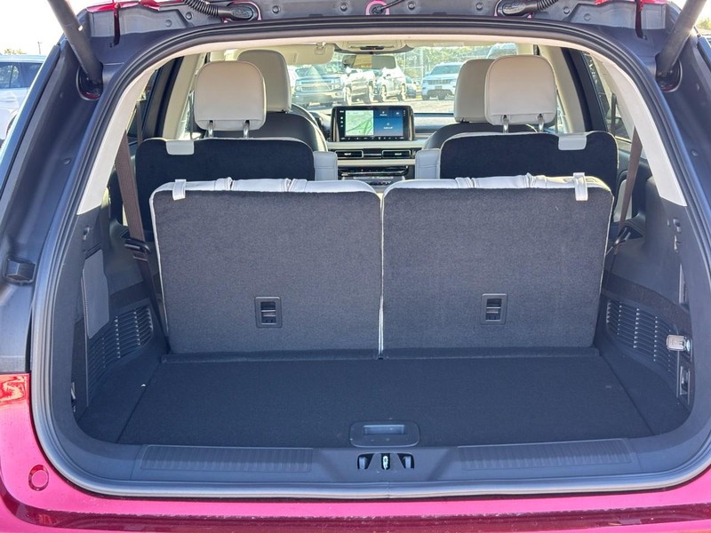 Lincoln Aviator Vehicle Full-screen Gallery Image 10