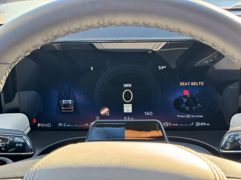 Lincoln Aviator Vehicle Full-screen Gallery Image 21