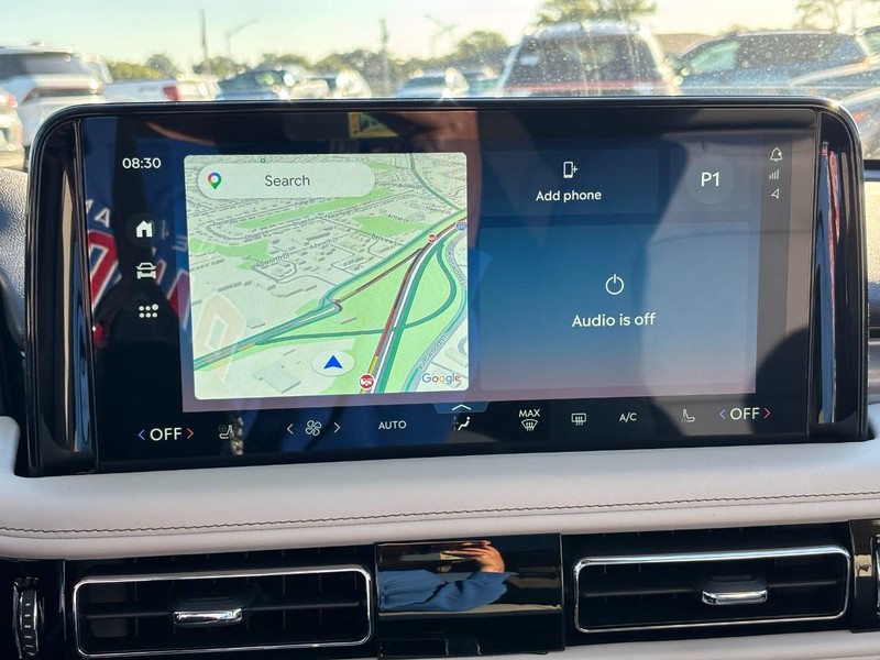 Lincoln Aviator Vehicle Full-screen Gallery Image 22