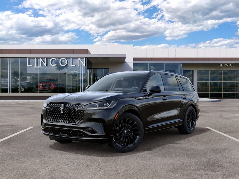 Lincoln Aviator Vehicle Full-screen Gallery Image 02