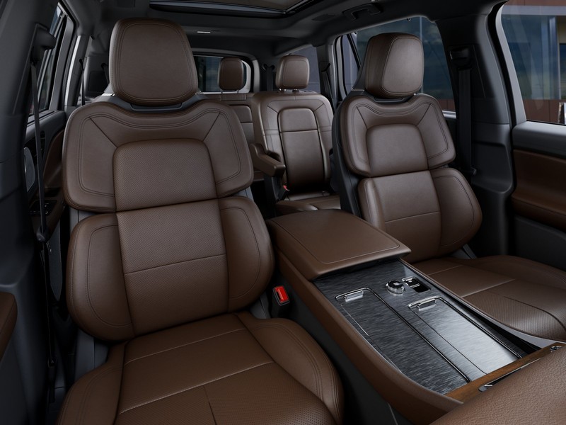 Lincoln Aviator Vehicle Full-screen Gallery Image 11