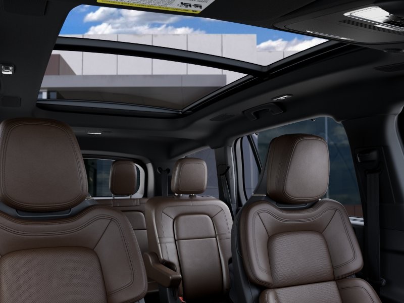 Lincoln Aviator Vehicle Full-screen Gallery Image 23