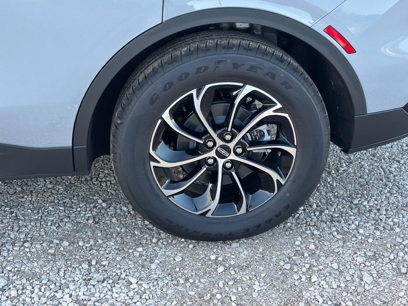 Lincoln Nautilus Vehicle Full-screen Gallery Image 11