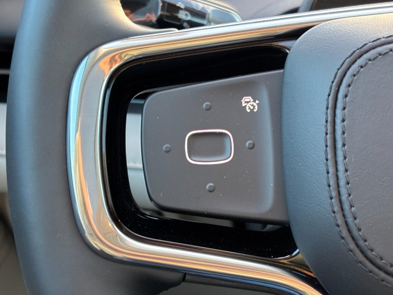 Lincoln Nautilus Vehicle Full-screen Gallery Image 18