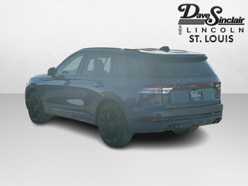 Lincoln Aviator Vehicle Full-screen Gallery Image 05
