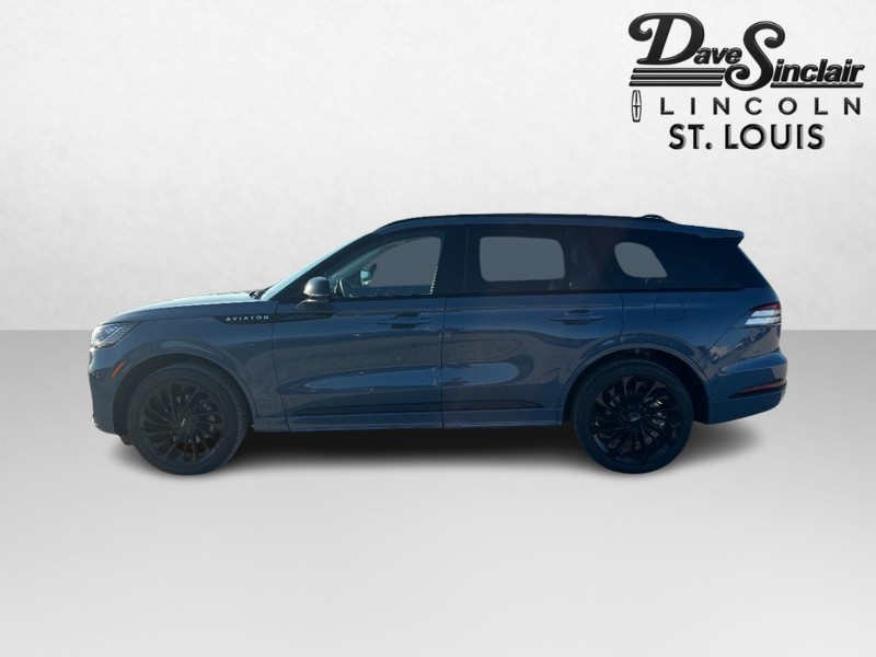 Lincoln Aviator Vehicle Full-screen Gallery Image 06