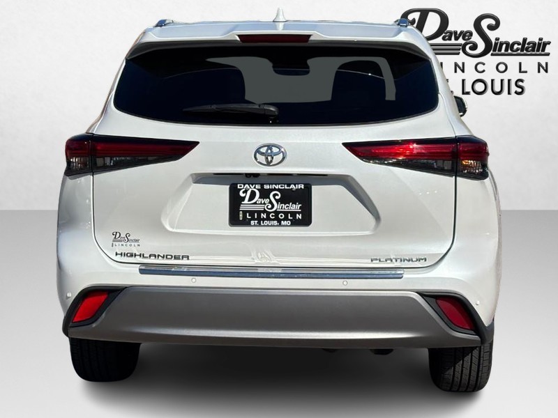 Toyota Highlander Vehicle Full-screen Gallery Image 04