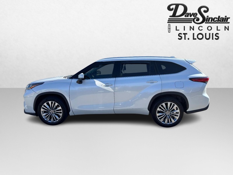 Toyota Highlander Vehicle Full-screen Gallery Image 06