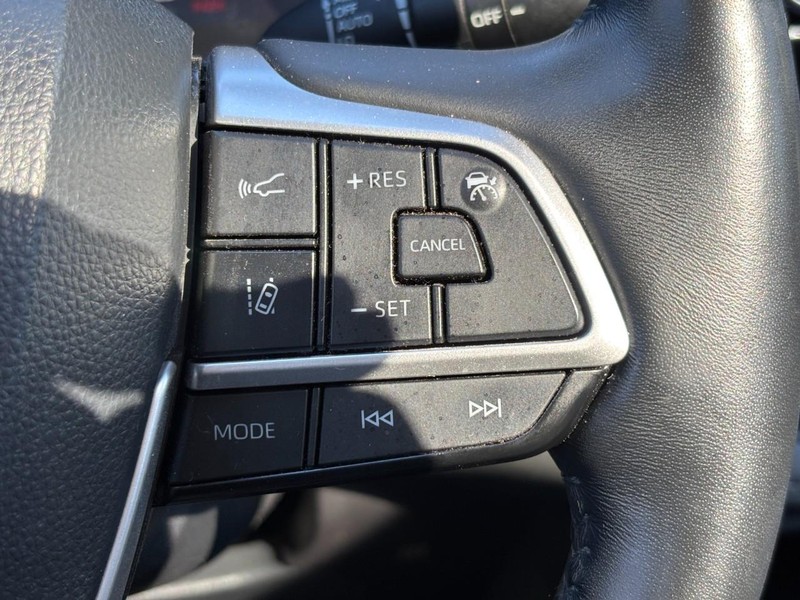 Toyota Highlander Vehicle Full-screen Gallery Image 20