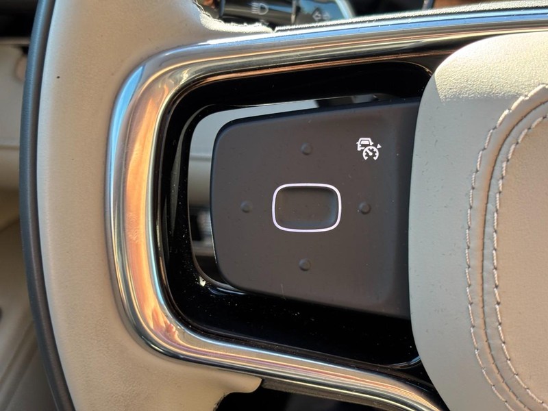Lincoln Nautilus Vehicle Full-screen Gallery Image 18