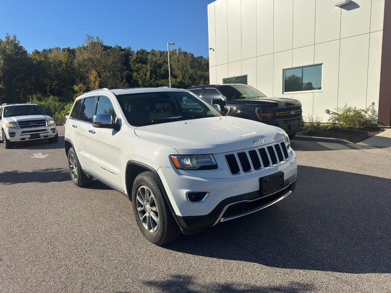 Jeep Grand Cherokee Vehicle Full-screen Gallery Image 02
