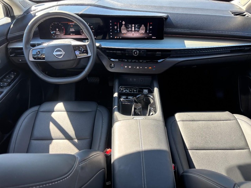 Nissan Murano Vehicle Full-screen Gallery Image 14
