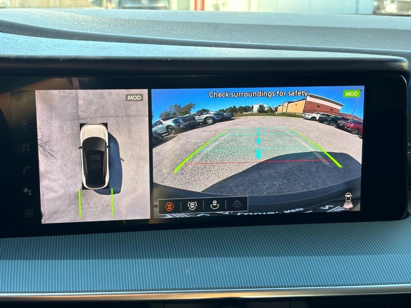 Nissan Murano Vehicle Full-screen Gallery Image 23