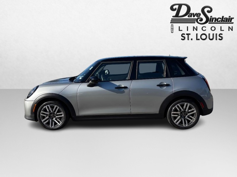 MINI Hardtop 4 Door Vehicle Full-screen Gallery Image 06