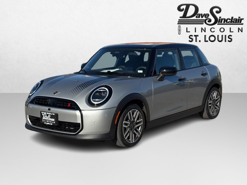 MINI Hardtop 4 Door Vehicle Full-screen Gallery Image 07