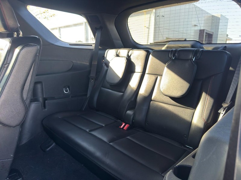 Ford Explorer Vehicle Full-screen Gallery Image 05