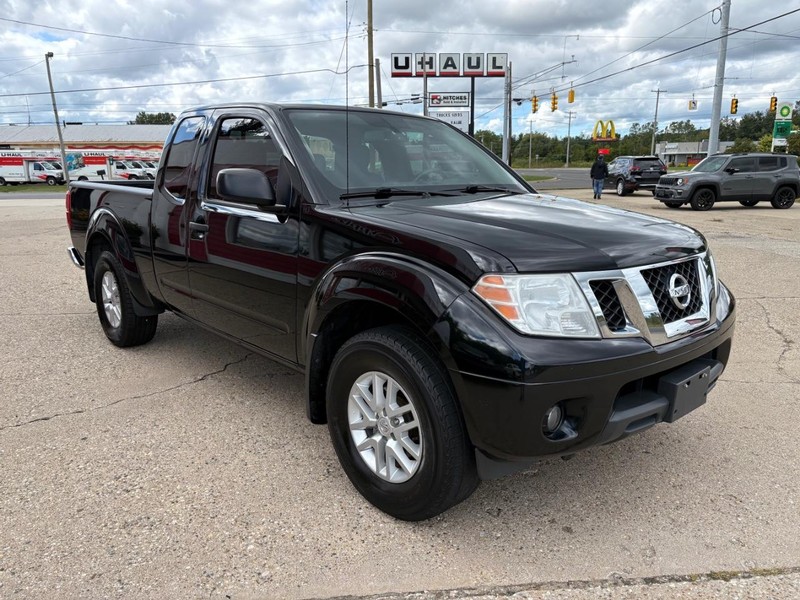 Nissan Frontier Vehicle Full-screen Gallery Image 03