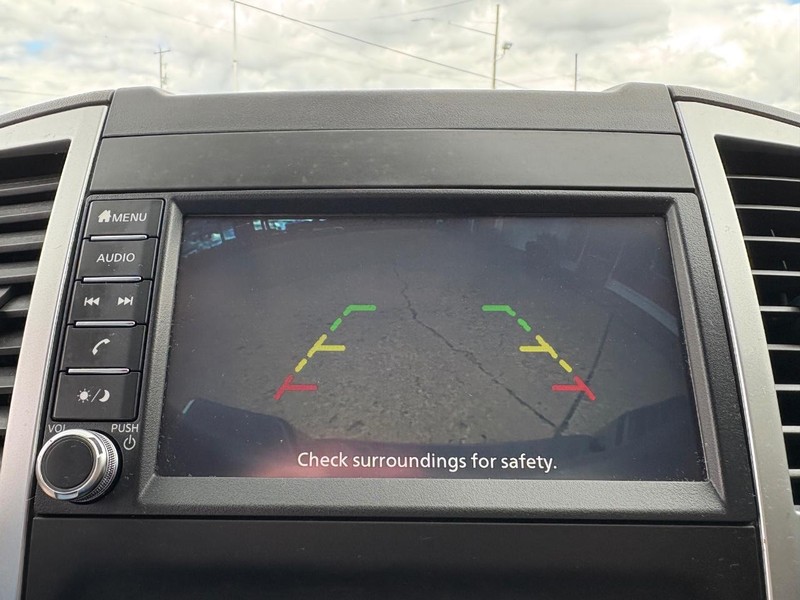 Nissan Frontier Vehicle Full-screen Gallery Image 13