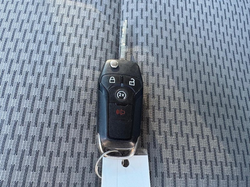 Ford F-150 Vehicle Full-screen Gallery Image 15