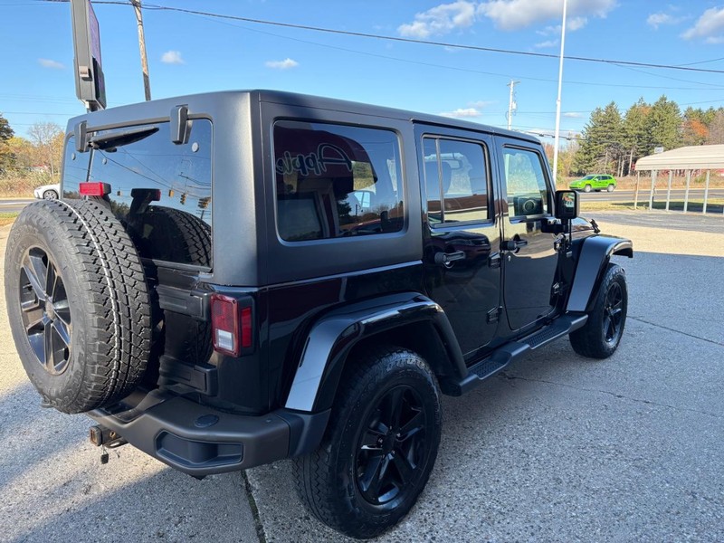 Jeep Wrangler Unlimited Vehicle Full-screen Gallery Image 04